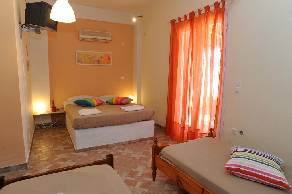Pansion Andreas Tinos Room photo