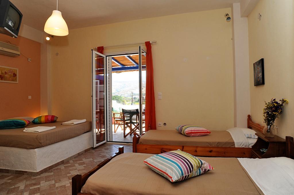 Pansion Andreas Tinos Room photo