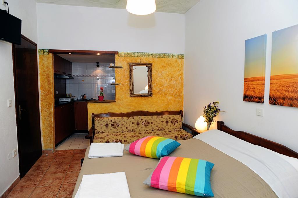 Pansion Andreas Tinos Room photo