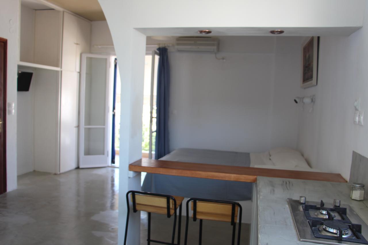 Pansion Andreas Tinos Exterior photo